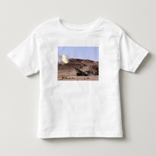 Aus dem Maultier entstehen Flammen und Rauch Kleinkind T-shirt (Vorderseite)