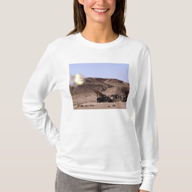 Aus dem Maultier entstehen Flammen und Rauch T-Shirt (Vorderseite)