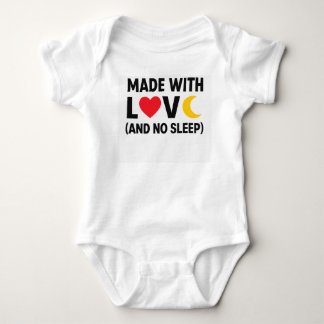 Aus Liebe gemacht (und ohne Schlaf) - Niedliche Ne Baby Strampler