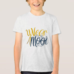 Ausdrucksstarke T - Shirt: Tragen Sie Ihre Stimmun Tri-Blend Shirt