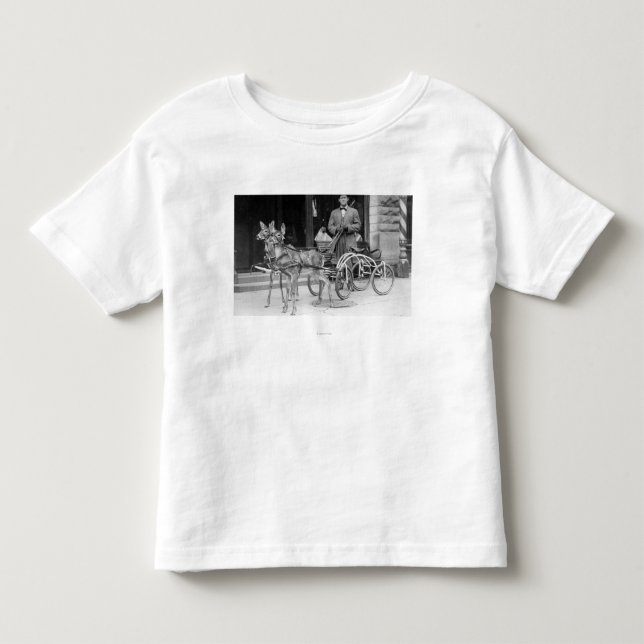 Ausgebildete Rotwild vorgespannt zu einem Kleinkind T-shirt (Vorderseite)