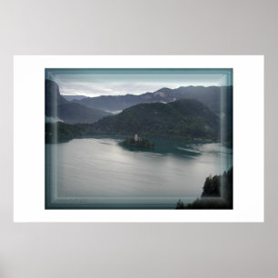 Ausgebluteter See, Ansicht von oben genanntem mit Poster