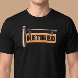 Ausgedientes Holzschild zum Aufhängen T-Shirt