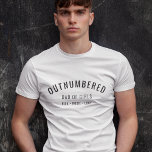 ausgefüllt | Vater der Mädchen Moderner Vater Tag T-Shirt<br><div class="desc">Einfaches,  stilvolles "Outnummered" "Vater of Girls" maßgeschneidertes Design in zeitgenössischer Typografie in einem modernen minimalistischen Stil,  der leicht mit den Namen Ihrer Kinder personalisiert werden kann. Das perfekte Geschenk für Ihren speziellen Mädchen Papa an seinem Geburtstag,  dem Tag des Vaters oder einfach nur weil!</div>