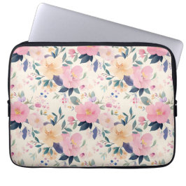 Ausgeklügelte Blumenblüten in Aquarellfarben Laptopschutzhülle