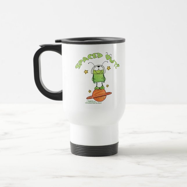 Ausgeteilte Alien Reisebecher (Links)
