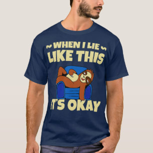 Ausgezogener Schlauch auf einem Sofa T-Shirt
