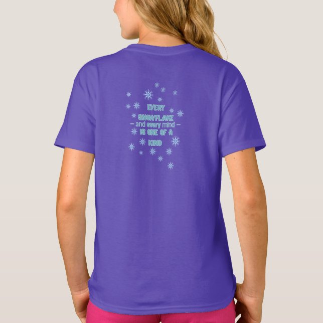 Ausome Winter – One of a Kind Snowflake Giraffe  T-Shirt (Rückseite)