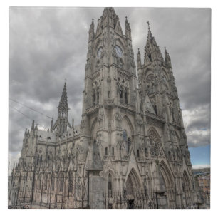 Außenansicht der Basilika in Quito, Ecuador Fliese