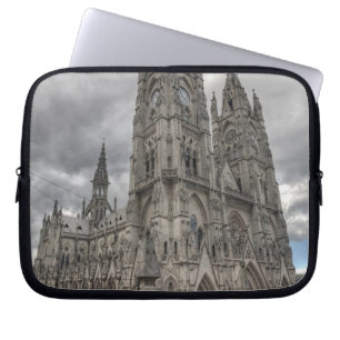 Außenansicht der Basilika in Quito, Ecuador Laptopschutzhülle