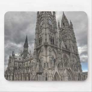 Außenansicht der Basilika in Quito, Ecuador Mousepad