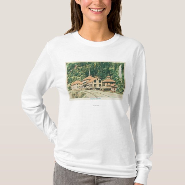 Außenansicht der ResortShasta Frühlinge, CA T-Shirt (Vorderseite)