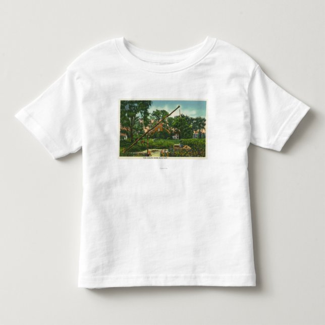 Außenansicht des alten Harlow Hauses # 2 Kleinkind T-shirt (Vorderseite)