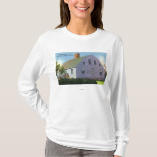 Außenansicht des alten Harlow Hauses T-Shirt