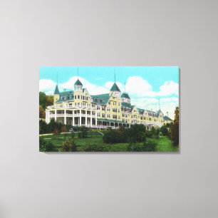Außenansicht des Berg-angenehmen Hotels Leinwanddruck