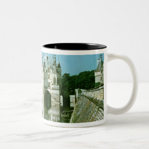 Außenansicht des Donjon Zweifarbige Tasse