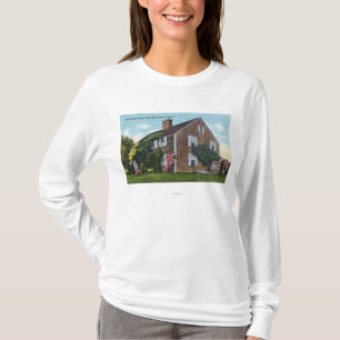 Außenansicht des Hauses Johns Alden T-Shirt