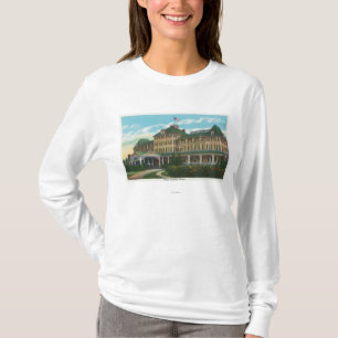 Außenansicht des Hotel Ausable Abgrundes T-Shirt