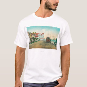 Außenansicht des Hotels Capitola und der Hütten T-Shirt