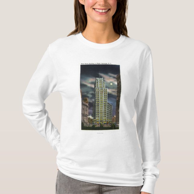 Außenansicht des Staats-Turm-Gebäude nachts T-Shirt (Vorderseite)