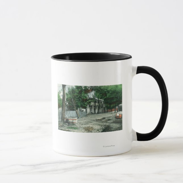 Außenansicht eines Road HouseYreka, CA Tasse (Rechts)