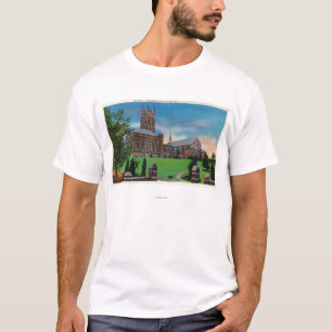 Außenansicht von Colgate-Theologischer Fakultät T-Shirt