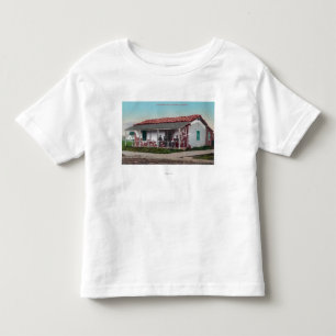 Außenansicht von einem alten Adobe HomeVentura, C Kleinkind T-shirt