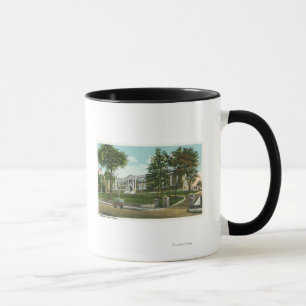 Außenansicht von Highschool Kingstons Tasse