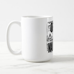 AUßER BETRIEB FÜR WARTUNG   Brutalistische Typogra Kaffeetasse