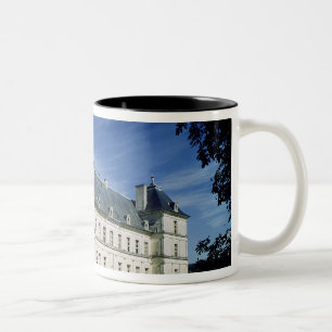 Äußeres des Chateaus, errichtetes c.1546 Zweifarbige Tasse