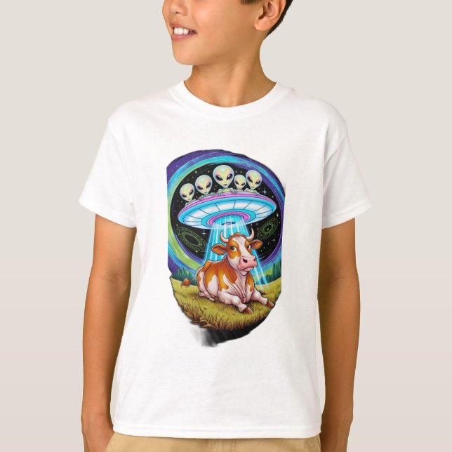 Außerirdischen entführen Kühe, aber die Kuh sieht  T-Shirt (Vorderseite)