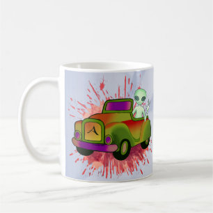 Außerirdischer fährt Auto Kaffeetasse