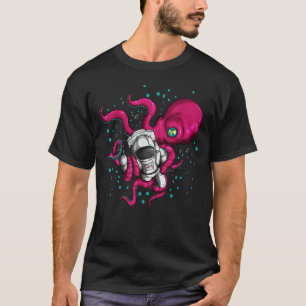 Außerirdischer Oktopus hält Astronaut Cosmonaut We T-Shirt