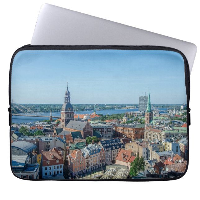 Aussicht auf das Stadtzentrum von Riga von oben Laptopschutzhülle (Vorderseite)