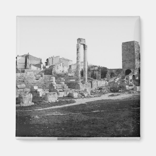 Aussicht auf das Theater Antique Magnet (Vorne)