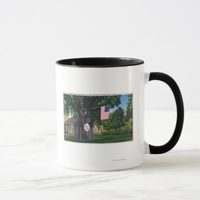 Aussicht auf den Bauernhof der historischen Scythe Tasse (Rechts)