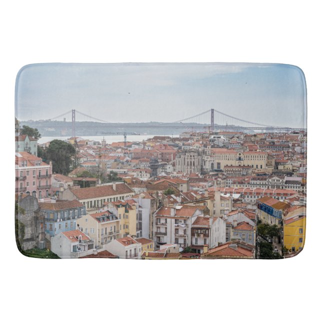 Aussicht auf die Altstadt von Lissabon und die Brü Badematte (Vorderseite)