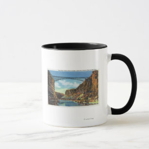 Aussicht auf die Brücke von Navajo in Lees Fähre Tasse