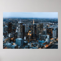 AUSSICHT AUF DIE GEBÄUDE DER STADT WÄHREND DER NAC