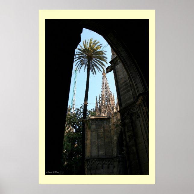 Aussicht auf die Kathedrale von Gaudi Poster (Vorne)