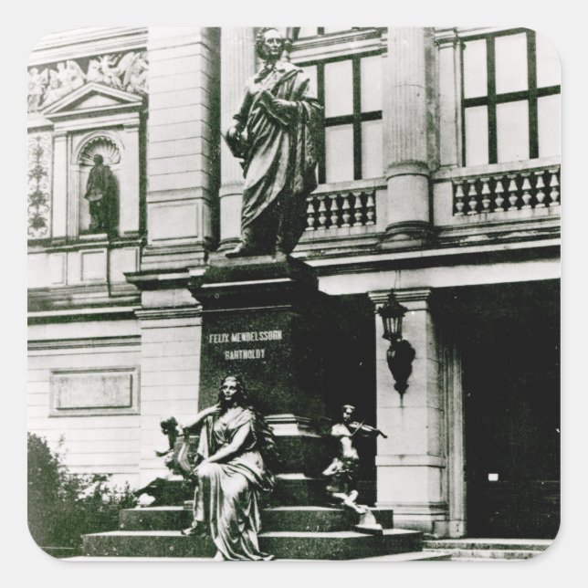 Aussicht auf die Mendelssohn-Statue Quadratischer Aufkleber (Vorderseite)