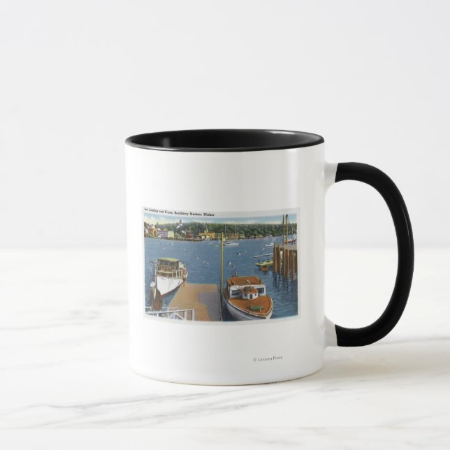 Aussicht auf eine Bootsanlandung und die Küste Tasse (Rechts)