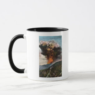 Aussicht auf Wälder Feuer in den Bergen Tasse