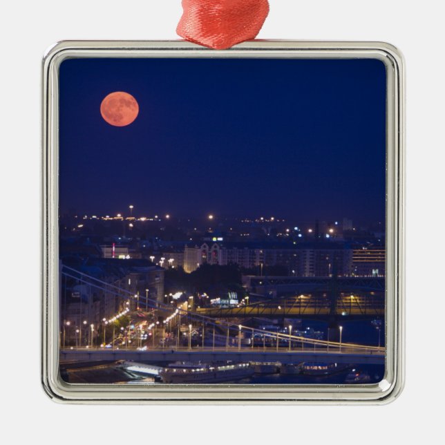 Aussicht von der Fischereizone neben Matyas Silbernes Ornament (Vorne)