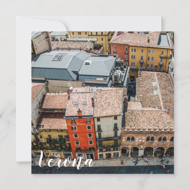 Aussicht von oben auf die bunten Fassaden der Gebä (Vorderseite)