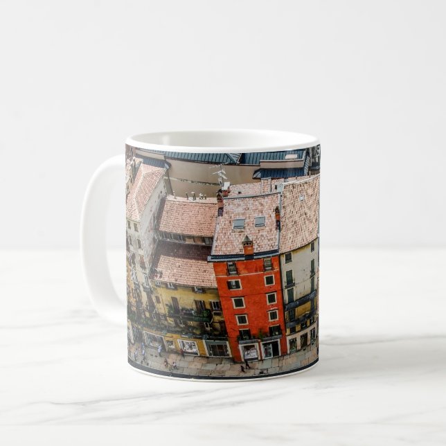 Aussicht von oben auf die bunten Fassaden der Gebä Kaffeetasse (Vorderseite Links)