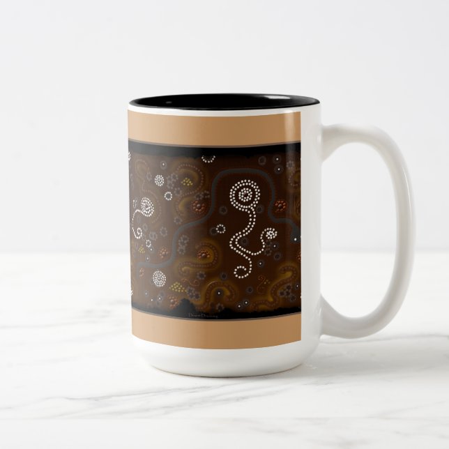 Australian Aborigine Style Art Zweifarbige Tasse (Rechts)