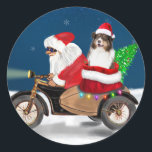 Australian Shepherd Dog Christmas Weihnachtsmann Runder Aufkleber<br><div class="desc">Ein Weihnachtsmann,  der mit dem Fahrrad Weihnachtsbaum liefert,  und ein australischer Schäferhund als Geschenk,  ist eine Weihnachtsgeschenkidee für jemanden,  der diesen Hund züchtet.</div>