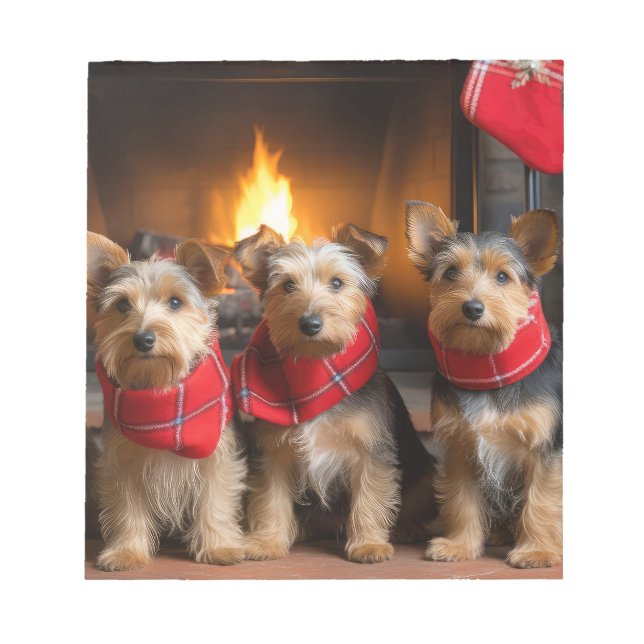 Australian Terrier by Fireplace Christmas Notizblock (Vorderseite)