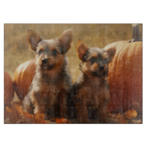 Australian Terrier Welpe Herbstvergnügen Kürbis Schneidebrett